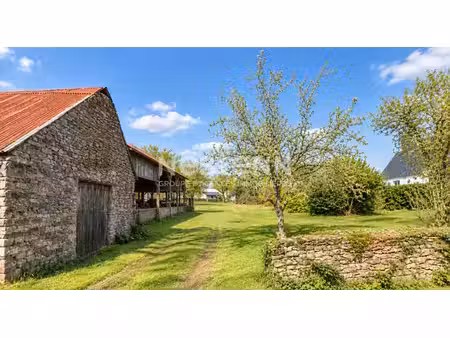 rare - terrain constructible de 2403 m² avec pc accorde