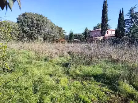vente terrain 1100 m² à garéoult (83136)  175 000 €