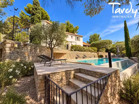 villa de luxe à vendre dans le quartier ouest