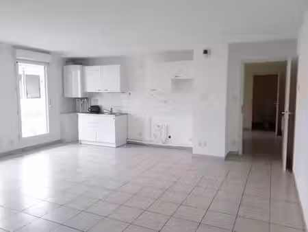 location appartement 3 pièces 69 m² à mulhouse (68100)  757 €