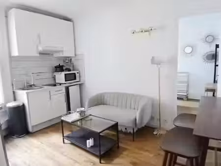location meublée appartement 2 pièces 29.05 m² à paris 18ème (75018)  985 €