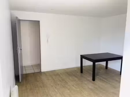 bobigny - bureau d'avocat - 15 42 m2