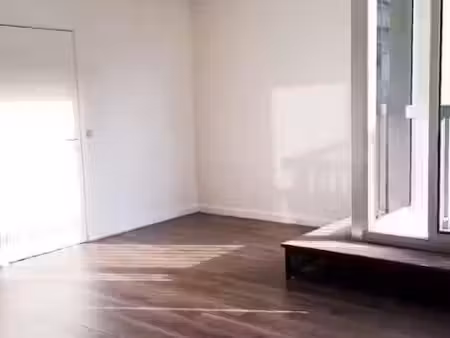 location appartement 2 pièces 40 m² à paris 15ème (75015)  1 300 €