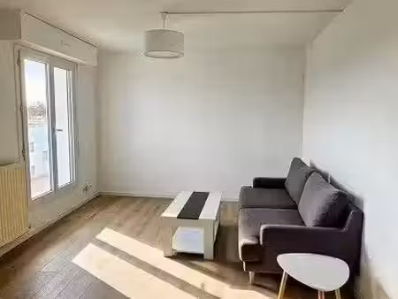 location meublée appartement 3 pièces 53 m² à pessac (33600)  1 180 €