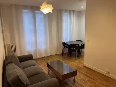 location meublée appartement 2 pièces 42 m² à levallois-perret (92300)  1 990 €
