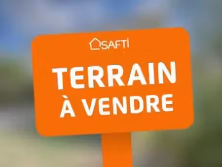 terrain de 700m2 constructible à sainte anne