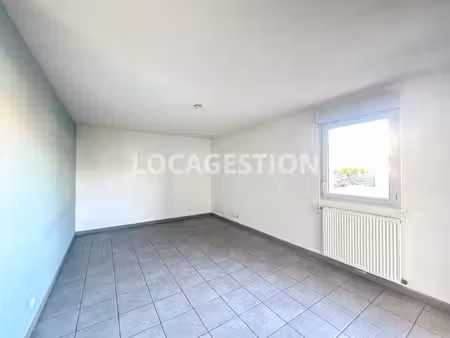 t3 en rez-de-chaussée avec terrasse – launaguet