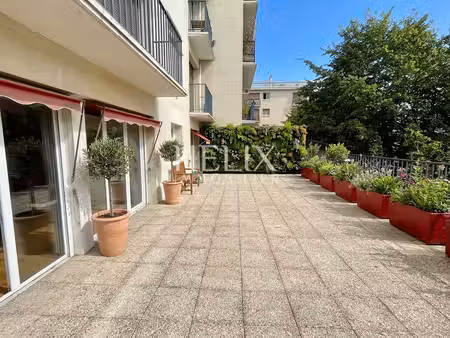 appartement 3 pièces à louer au vésinet - proche rer et commodités 60 m² terrasse place de