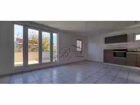 location appartement 3 pièces avec terrasse  garage et parki