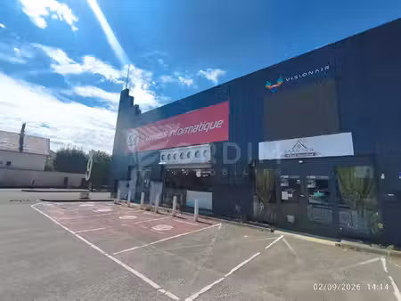 location commerce 87 m² à auxerre (89000)