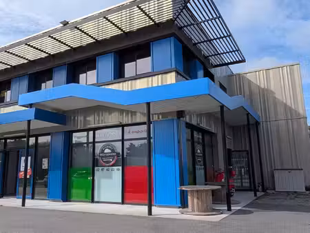 grand-champ - cellule commerciale d'environ 75 m²