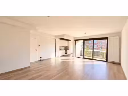 appartement à louer à etterbeek pour € 1.700 avec 2 chambres à coucher