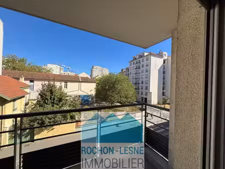 f2 climatise - villeurbanne metro republique - libre de suite