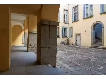 carcassonne - bastide st-louis appartement t3 97m² dans un immeuble de caractère avec cour
