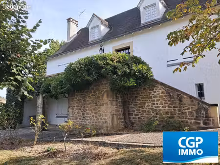 maison 9 pièces 220 m²