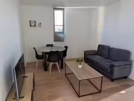 location meublée appartement 5 pièces 80 m² à eaubonne (95600)  520 €