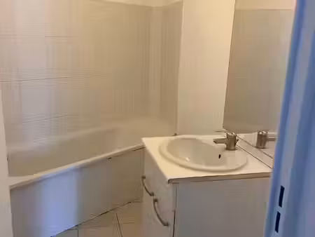 location meublée appartement 4 pièces 57 m² à persan (95340)  550 €