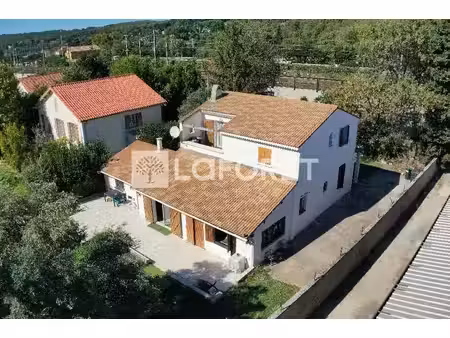 maison aubagne 8 pièces de 165m2
