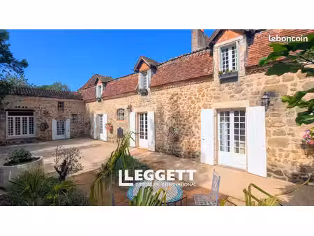 maison 421 m² thiviers