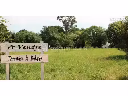 terrain 1 016 m² savins