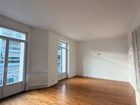 appartement centre-ville d'aix-les-bains  5 pièces  100 m² avec terrasse de 40 m²