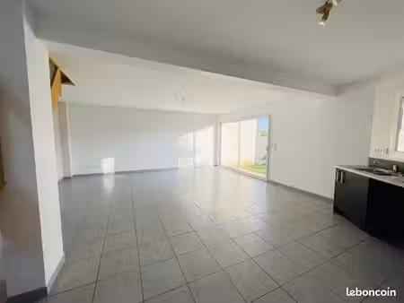 villa 4 pièces 95 m²