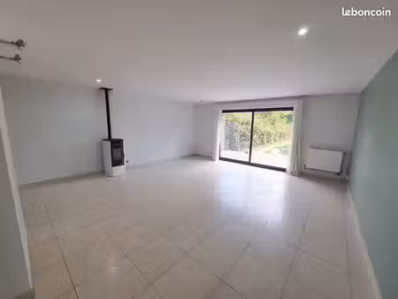 a louer – merignies centre – belle maison récente avec jardin & garage – 3 chambres + bure