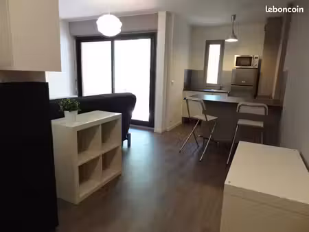 t1 meublé 28m² avec terrasse
