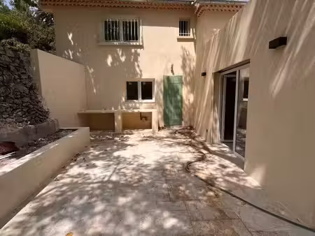 appart 2 chambres rénové avec jardin parking allauch les 3 lucs