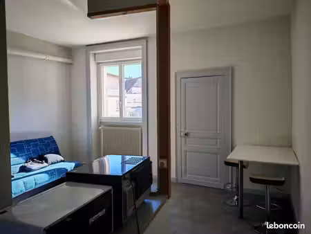 studio 1 pièce 27 m²