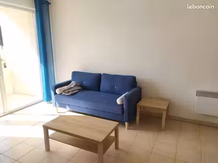 t2 meublé 43 m² – résidence récente – parking – balcon – centre / ifsi