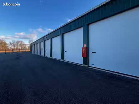 parking/box 28 m² monnaie