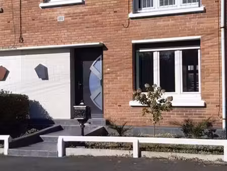 maison avec garage et parking