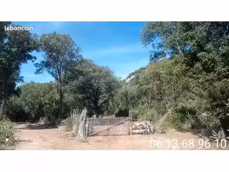 terrain de loisirs 2000m2 clôturé eau + électricité accès camping-car cévennes