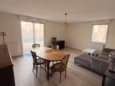location t3 meublé de 69 m² - chalon-sur-saône  quartier boucicaut - parking souterrain pr