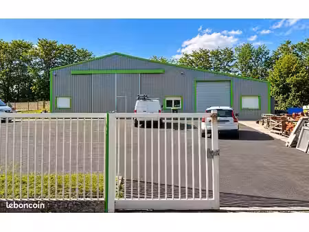 à louer – hangar fermé 130 m² – savonnières