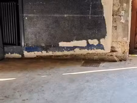garage  emplacement pour moto