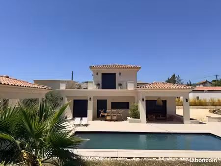 location villa contemporaine meublée