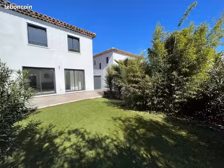 villa 4 pièces 90 m²