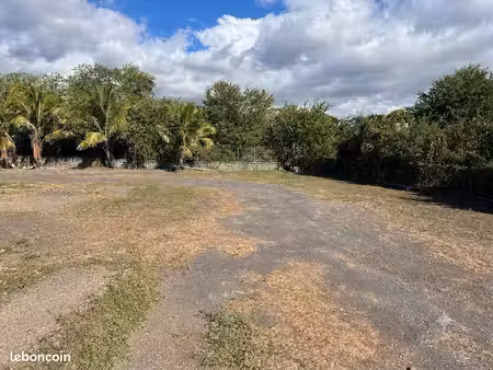 location emplacements containers 40' ou terrain 600m² - la possession