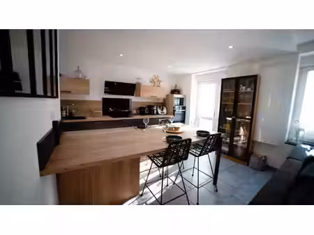 duplex renove avec terrasse et balcon