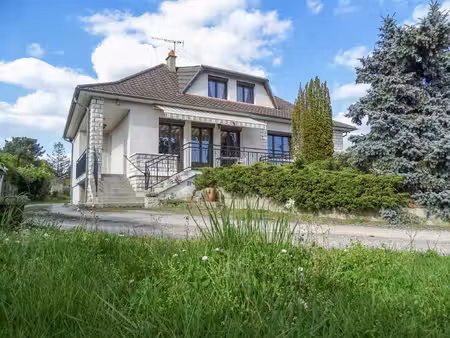 pavillon avec 4 chambres