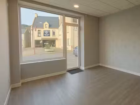 local commercial avec locataire en place - plein bourg herbignac