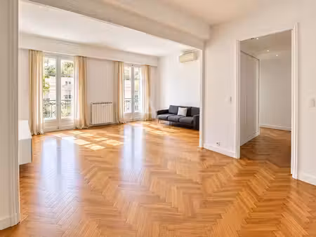 carre d'or - 13008 - appartement 4pieces - terrasse - studio - cave