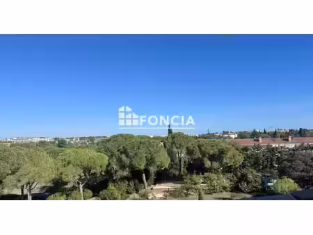hauteur et vue dégagée pour ce t2 avec cave et parking