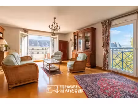 appartement avec vue sur l'hôtel dieu  terrasse et garage fermé