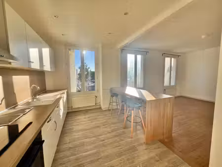 très bel appartement f3 de 75 m² à 2 pas du centre ville