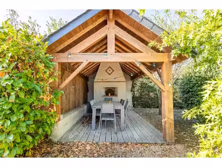 maison familiale en centre ville avec jardin et dépendances