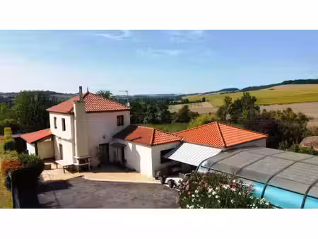 exclusivité ! a vendre secteur de castéra-verduzan: très belle maison en excellent état av