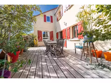 belle maison pleine de charme sur joli terrain !